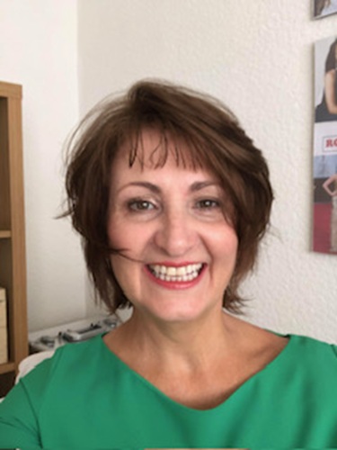 Suzanne_Team_500px